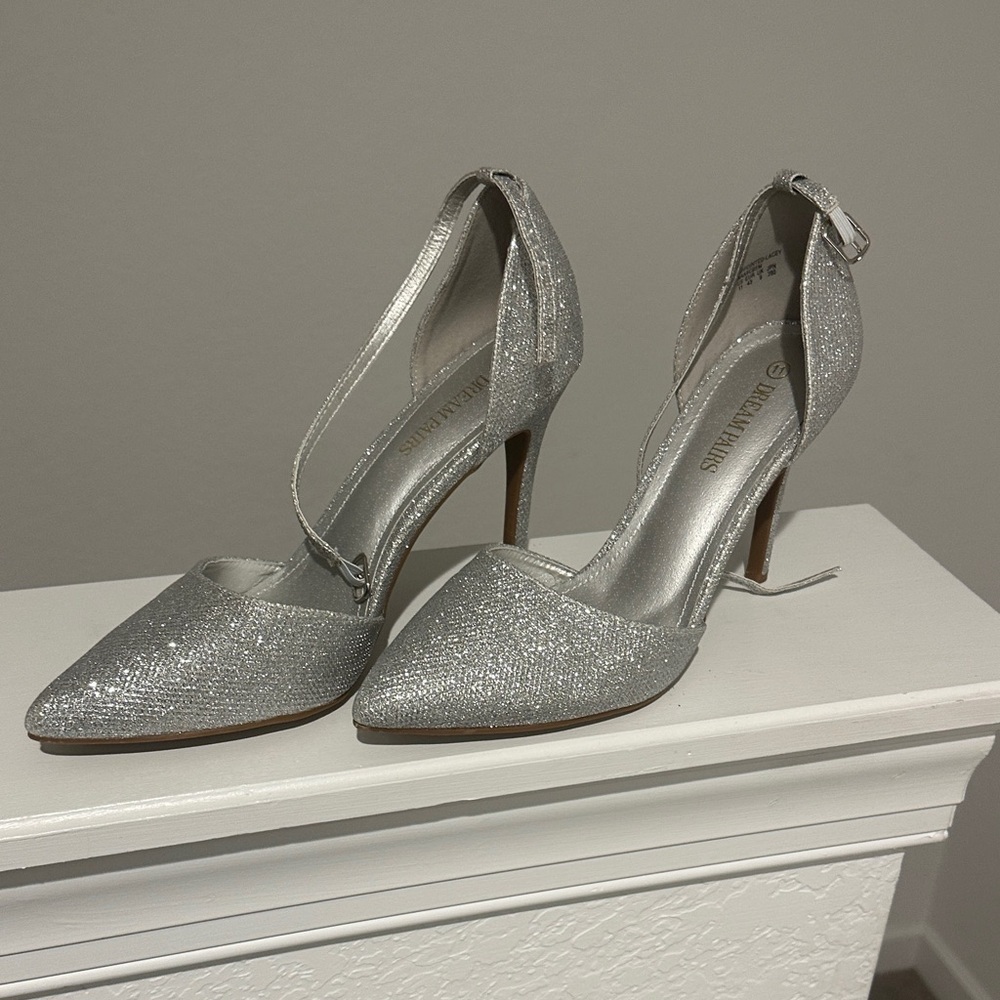 Dream Pairs Glittering Silver Heels